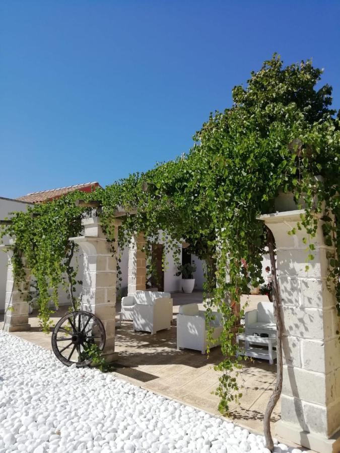 Il Giardino Del Tiglio Acomodação com café da manhã Uggiano La Chiesa Exterior foto