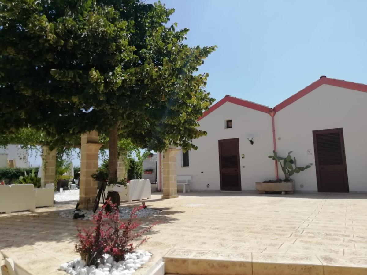 Il Giardino Del Tiglio Acomodação com café da manhã Uggiano La Chiesa Exterior foto