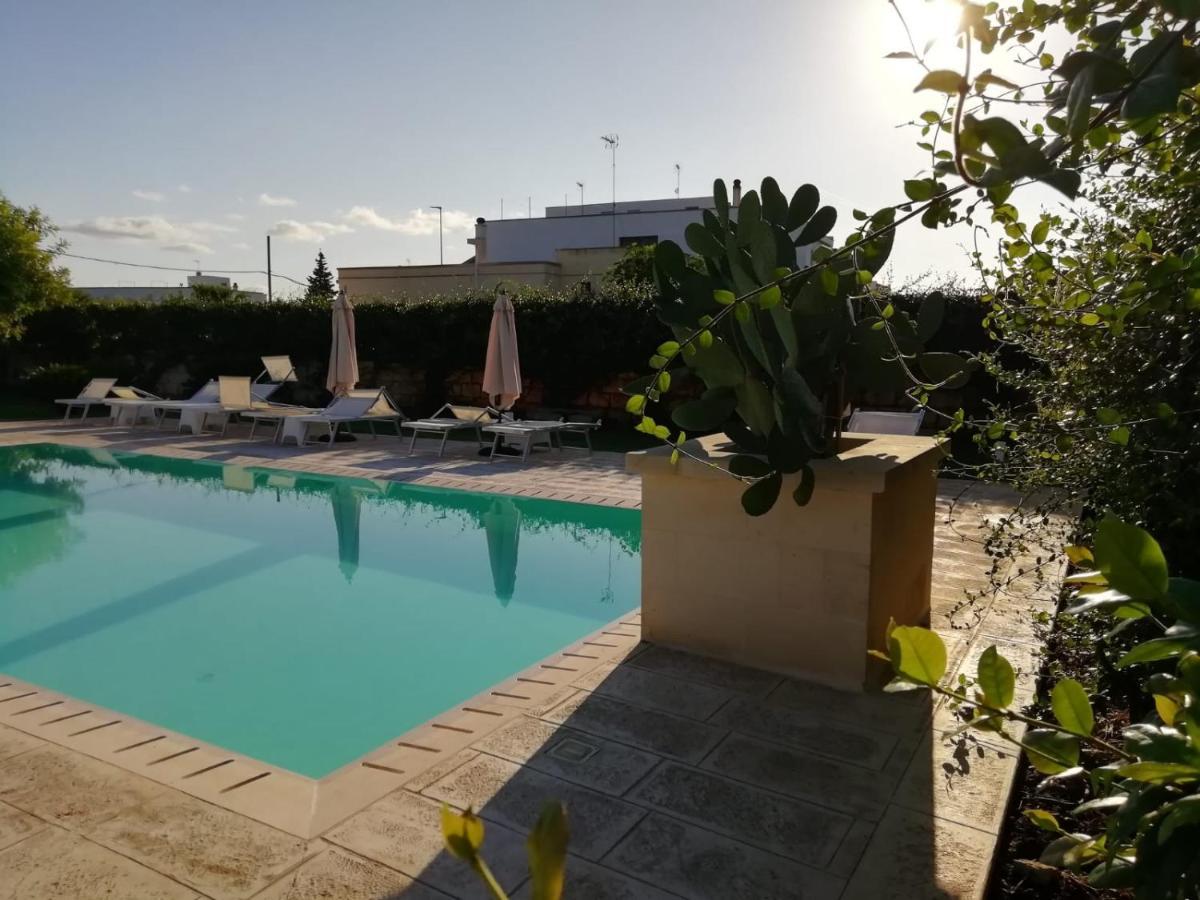 Il Giardino Del Tiglio Acomodação com café da manhã Uggiano La Chiesa Exterior foto