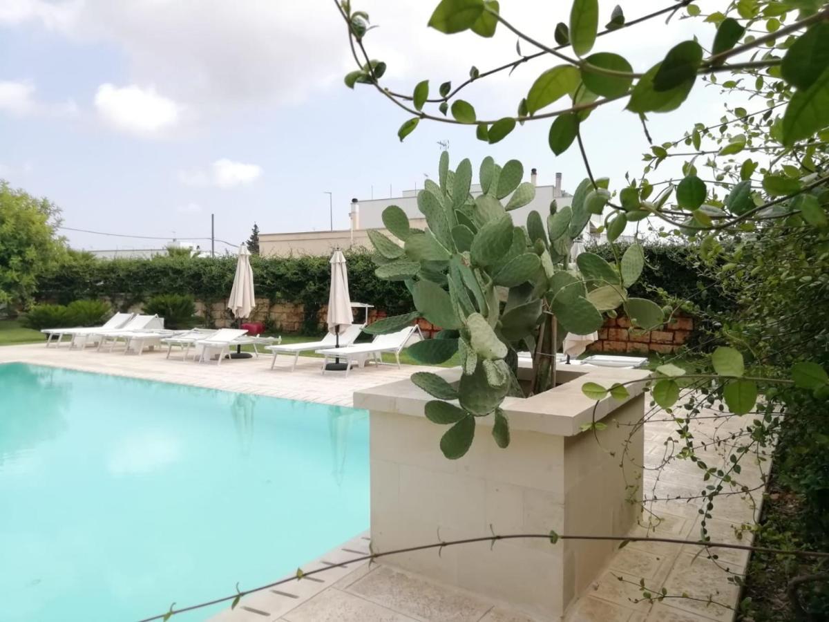 Il Giardino Del Tiglio Acomodação com café da manhã Uggiano La Chiesa Exterior foto