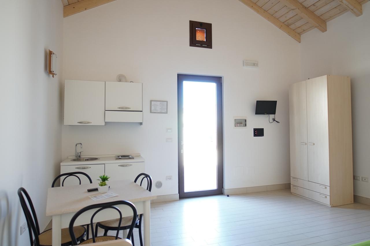 Il Giardino Del Tiglio Acomodação com café da manhã Uggiano La Chiesa Exterior foto