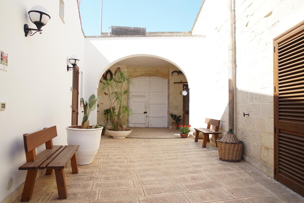 Il Giardino Del Tiglio Acomodação com café da manhã Uggiano La Chiesa Exterior foto