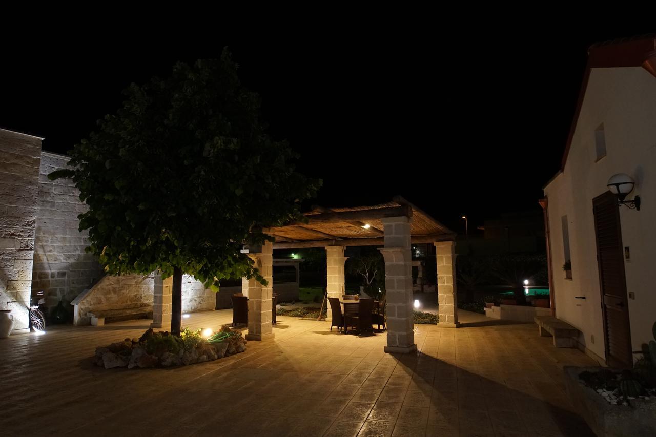 Il Giardino Del Tiglio Acomodação com café da manhã Uggiano La Chiesa Exterior foto