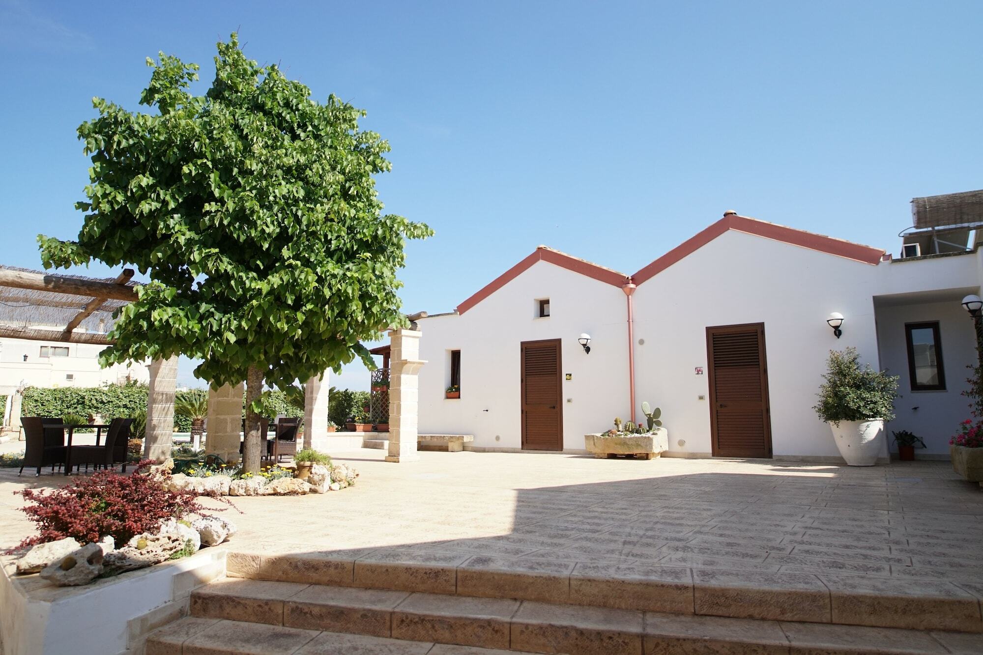 Il Giardino Del Tiglio Acomodação com café da manhã Uggiano La Chiesa Exterior foto